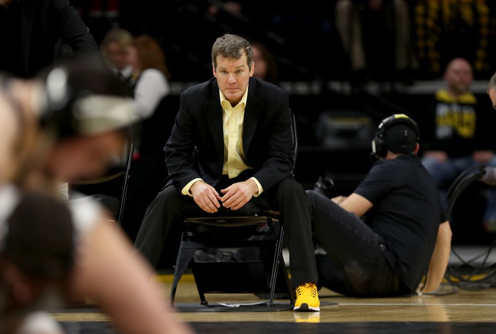 Head Coach Tom Brands works the edge of the mat as Iowa’s Tony Cassioppi wrestles Ohio State’s Gary Traub at heavyweight Friday, January 24, 2020 at Carver-Hawkeye Arena. Cassioppi won the match 9-3. (Brian Ray/hawkeyesports.com)