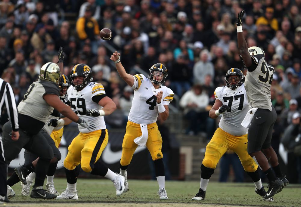 Iowa Hawkeyes quarterback Nate Stanley (4) against the Purdue Boilermakers Saturday, November 3, 2018 Ross Ade Stadium in West Lafayette, Ind. (Brian Ray/hawkeyesports.com)