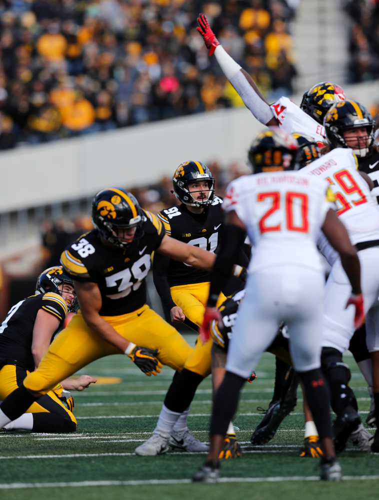 Iowa Hawkeyes place kicker Miguel Recinos (91) against the Maryland Terrapins Saturday, October 20, 2018 at Kinnick Stadium (Brian Ray/hawkeyesports.com)