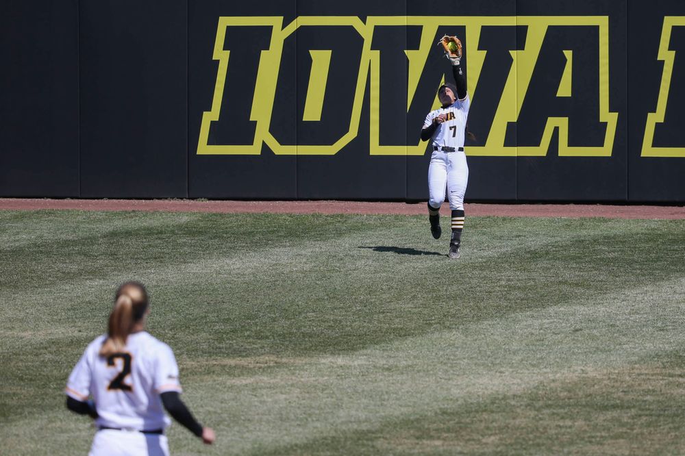 Iowa outfielder Lea Thompson (7) at game 3 vs Northwestern on Sunday, March 31, 2019 at Bob Pearl Field. (Lily Smith/hawkeyesports.com)