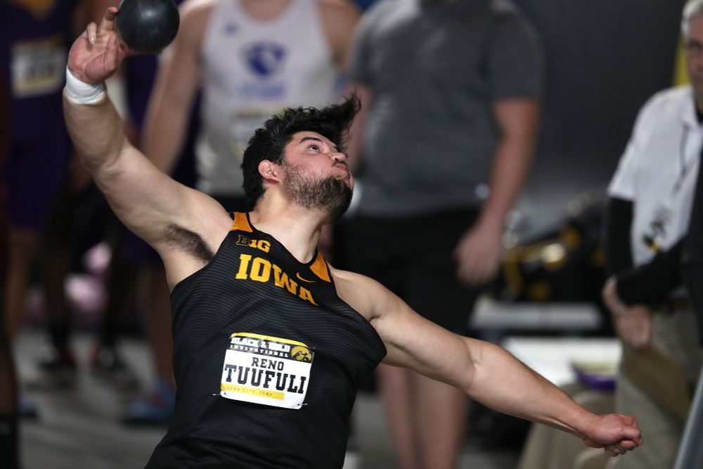 Iowa's Reno Tuufuli competes in the Shot Put during the Black and Gold Premier meet Saturday, January 26, 2019 at the Recreation Building. (Brian Ray/hawkeyesports.com)
