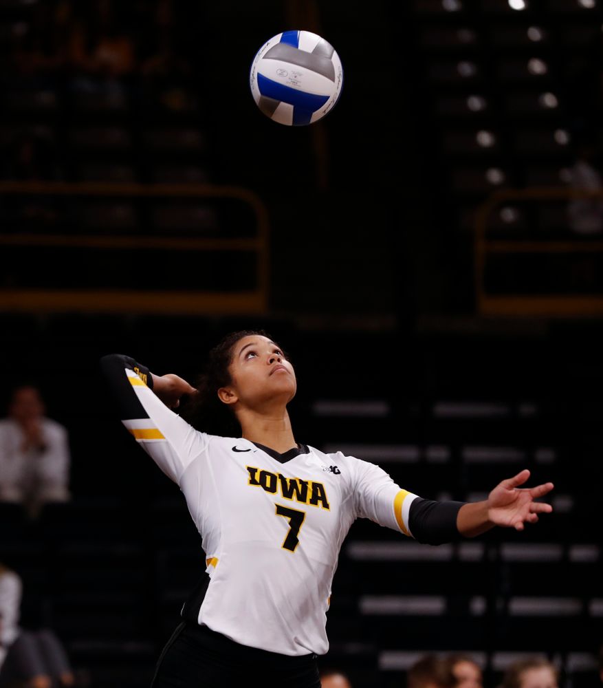 Iowa Hawkeyes setter Gabrielle Orr (7) against the Michigan State Spartans Friday, September 21, 2018 at Carver-Hawkeye Arena. (Brian Ray/hawkeyesports.com)