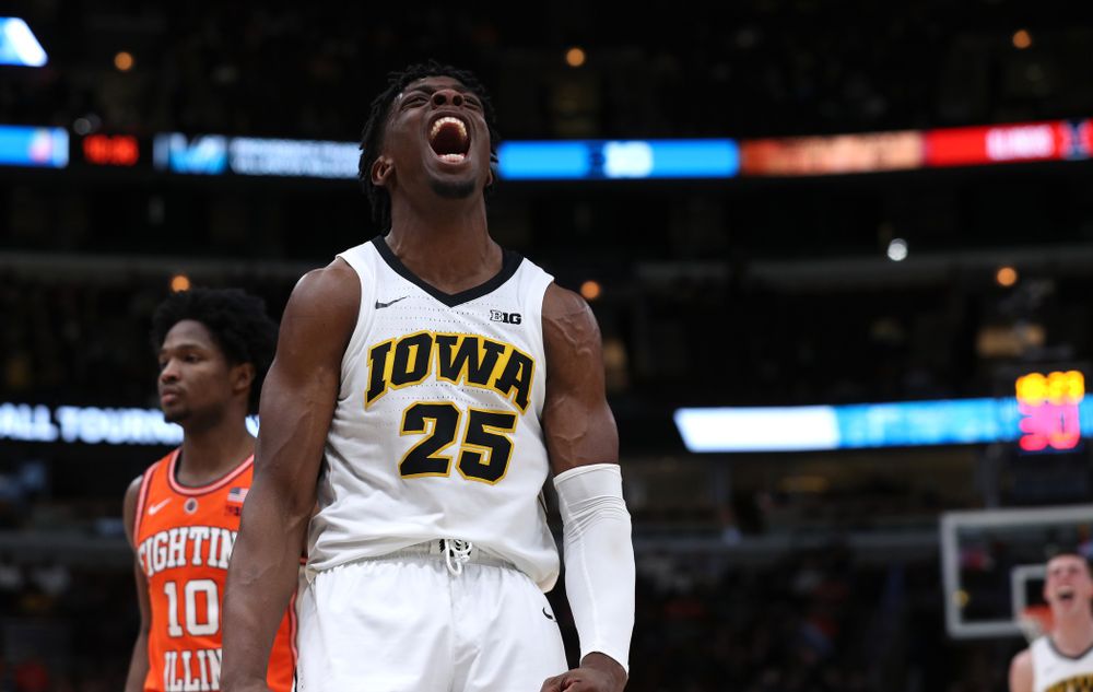 Iowa Hawkeyes forward Tyler Cook (25) against the Illinois Fighting Illini in the 2019 Big Ten Men's Basketball Tournament Thursday, March 14, 2019 at the United Center in Chicago. (Brian Ray/hawkeyesports.com)