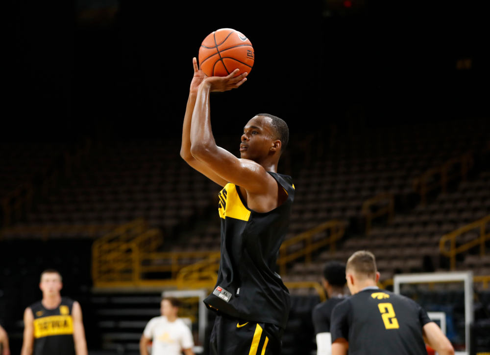 Iowa Hawkeyes guard Maishe Dailey (1) shoots the ball during the first practice of the season Monday, October 1, 2018 at Carver-Hawkeye Arena. (Brian Ray/hawkeyesports.com)