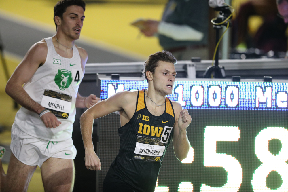 Iowa's Tyler VanDraska runs the 1000 meters during the 2019 Larry Wieczorek Invitational Friday, January 18, 2019 at the Hawkeye Tennis and Recreation Center. (Brian Ray/hawkeyesports.com)