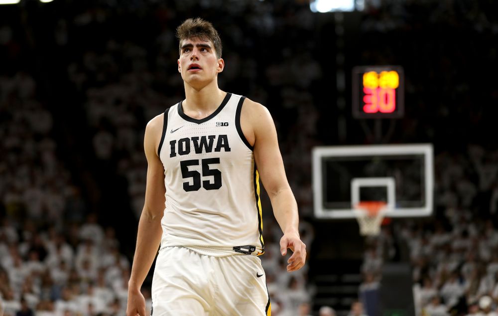 Iowa Hawkeyes forward Luka Garza (55) against the Illinois Fighting Illini Sunday, February 2, 2020 at Carver-Hawkeye Arena. (Brian Ray/hawkeyesports.com)