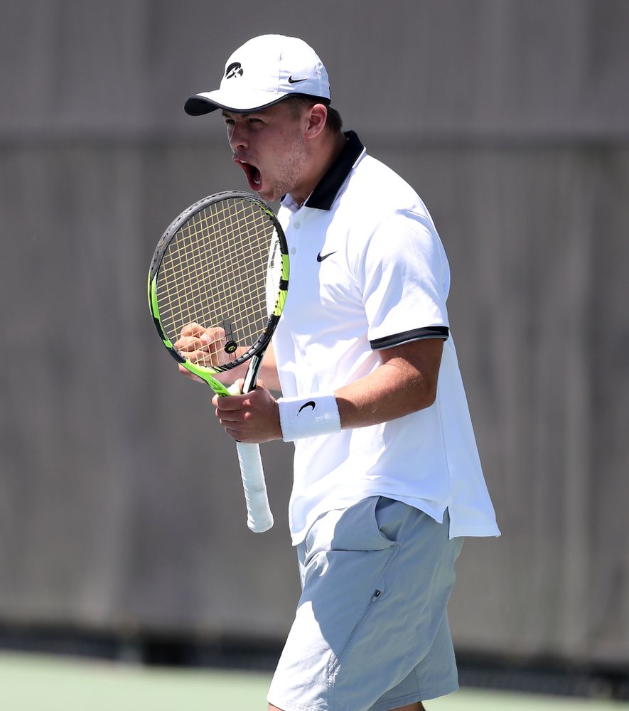 IowaÕs Will Davies against the Michigan Wolverines Sunday, April 21, 2019 at the Hawkeye Tennis and Recreation Complex. (Brian Ray/hawkeyesports.com)