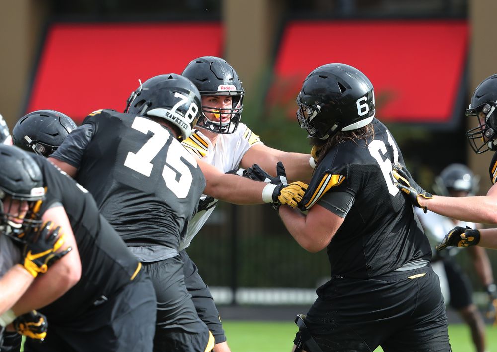 Iowa Hawkeyes defensive end Anthony Nelson (98) during practice for the 2019 Outback Bowl Friday, December 28, 2018 at the University of Tampa. (Brian Ray/hawkeyesports.com)