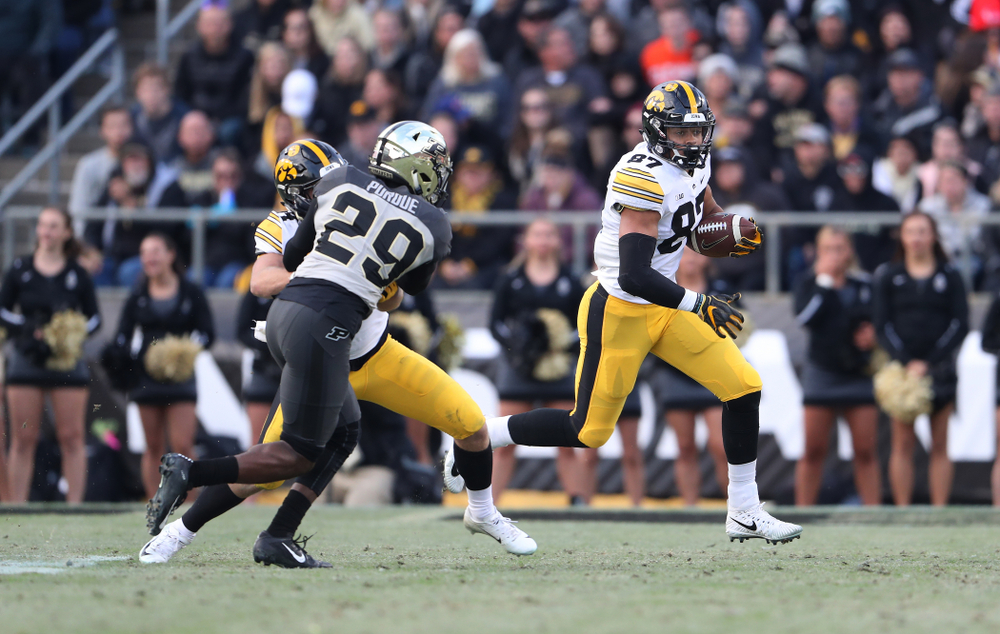 Iowa Hawkeyes tight end Noah Fant (87) against the Purdue Boilermakers Saturday, November 3, 2018 Ross Ade Stadium in West Lafayette, Ind. (Brian Ray/hawkeyesports.com)