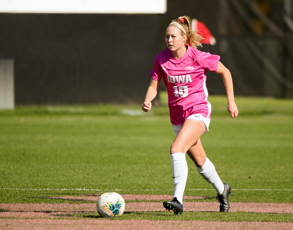Iowa midfielder/defender Natalie Winters (10) moves with the ball during the first half of their match at the Iowa Soccer Complex in Iowa City on Sunday, Oct 27, 2019. (Stephen Mally/hawkeyesports.com)