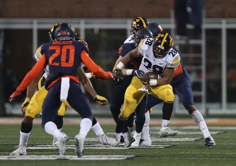 Iowa Hawkeyes running back Toren Young (28) against the Illinois Fighting Illini Saturday, November 17, 2018 at Memorial Stadium in Champaign, Ill. (Brian Ray/hawkeyesports.com)