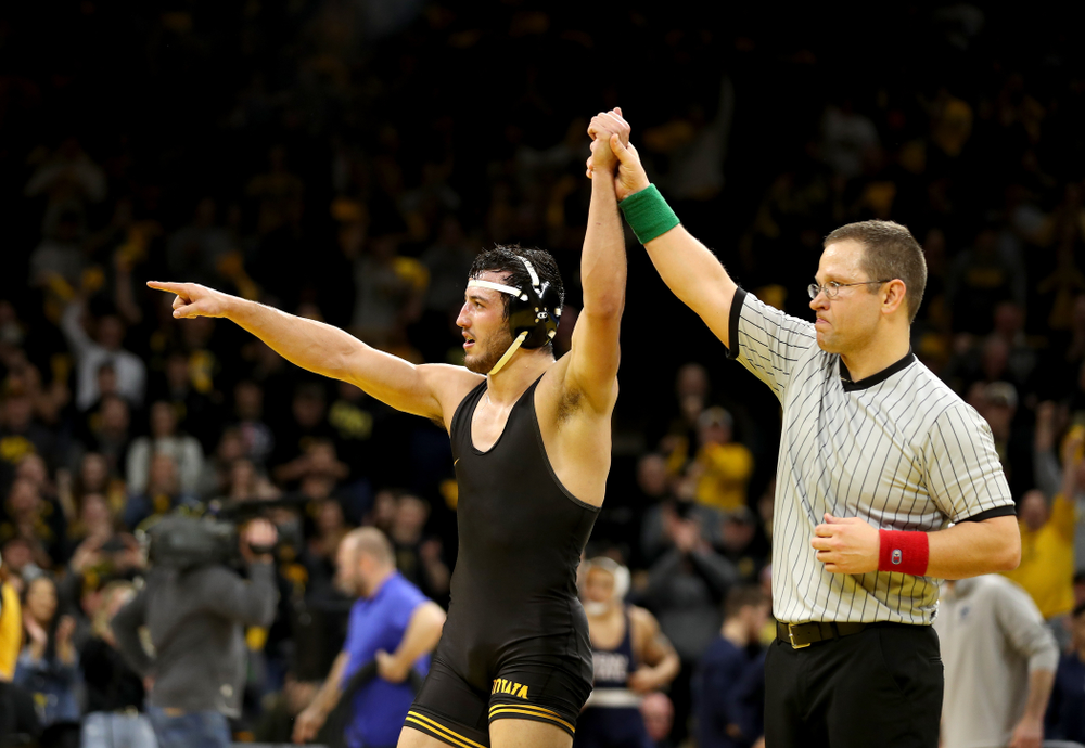 Iowa’s Michael Kemerer wrestles Penn State’s Mark Hall at 174 pounds Friday, January 31, 2020 at Carver-Hawkeye Arena. Kemerer won the match 11-6. (Brian Ray/hawkeyesports.com)