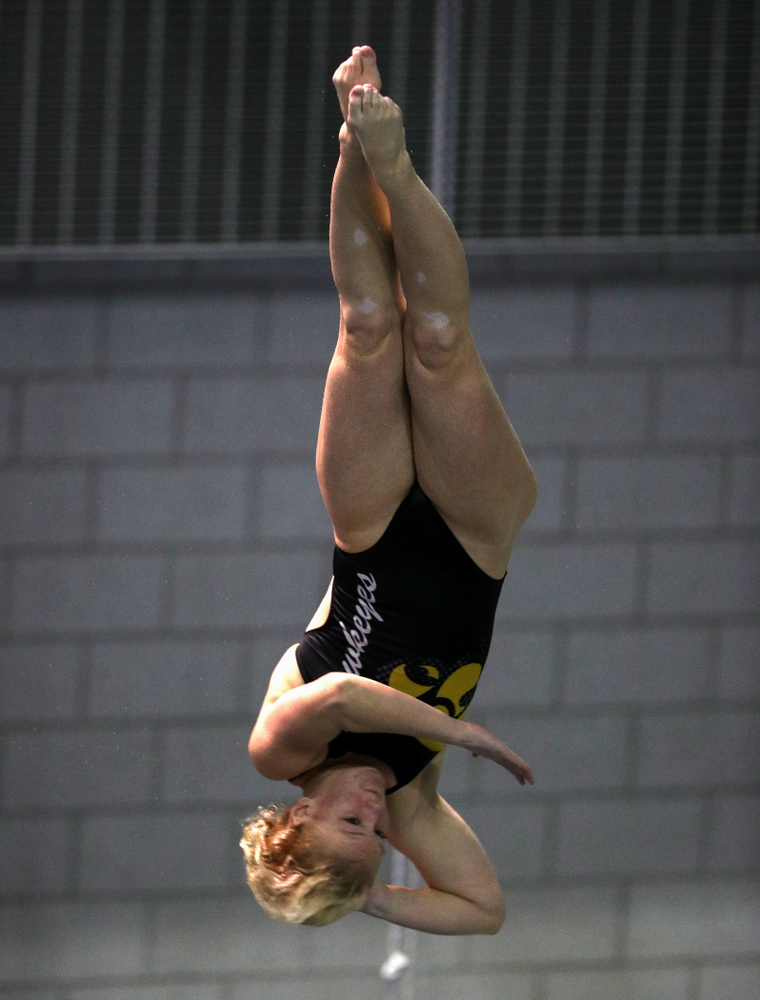 Iowa's Thelma Strandberg competes on the 3-meter springboard against the Iowa State Cyclones in the Iowa Corn Cy-Hawk Series Friday, December 7, 2018 at at the Campus Recreation and Wellness Center. (Brian Ray/hawkeyesports.com)