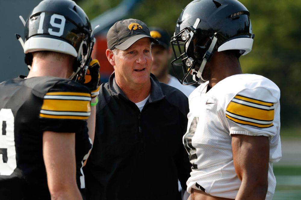 Iowa Hawkeyes defensive coordinator Phil Parker during camp practice No. 16 Tuesday, August 21, 2018 at the Hansen Football Performance Center. (Brian Ray/hawkeyesports.com)