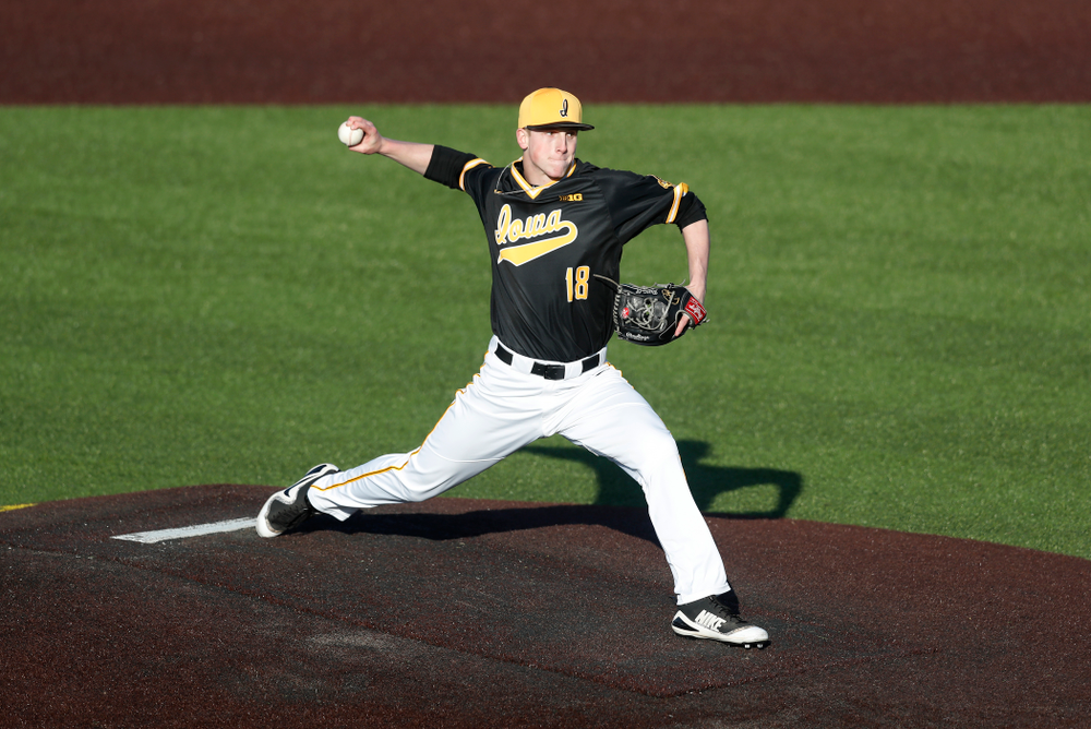 Iowa Hawkeyes pitcher Shane Ritter (18) against Grand View Wednesday, April 4, 2018 at Duane Banks Field. (Brian Ray/hawkeyesports.com)