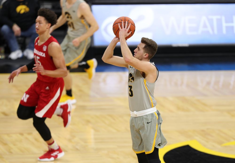 Iowa Hawkeyes guard Jordan Bohannon (3) against the Nebraska Cornhuskers Sunday, January 6, 2019 at Carver-Hawkeye Arena. (Brian Ray/hawkeyesports.com)