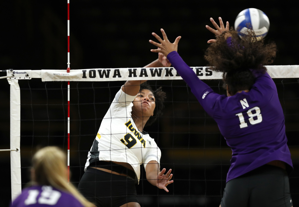 Iowa Hawkeyes middle blocker Amiya Jones (9) against the Northwestern Wildcats Wednesday, October 24, 2018 at Carver-Hawkeye Arena. (Brian Ray/hawkeyesports.com)