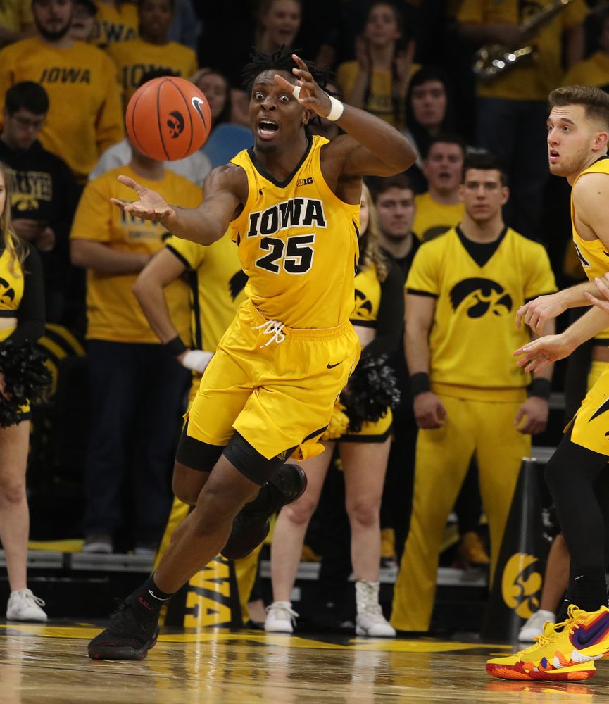 Iowa Hawkeyes forward Tyler Cook (25) against the Wisconsin Badgers Friday, November 30, 2018 at Carver-Hawkeye Arena. (Brian Ray/hawkeyesports.com)