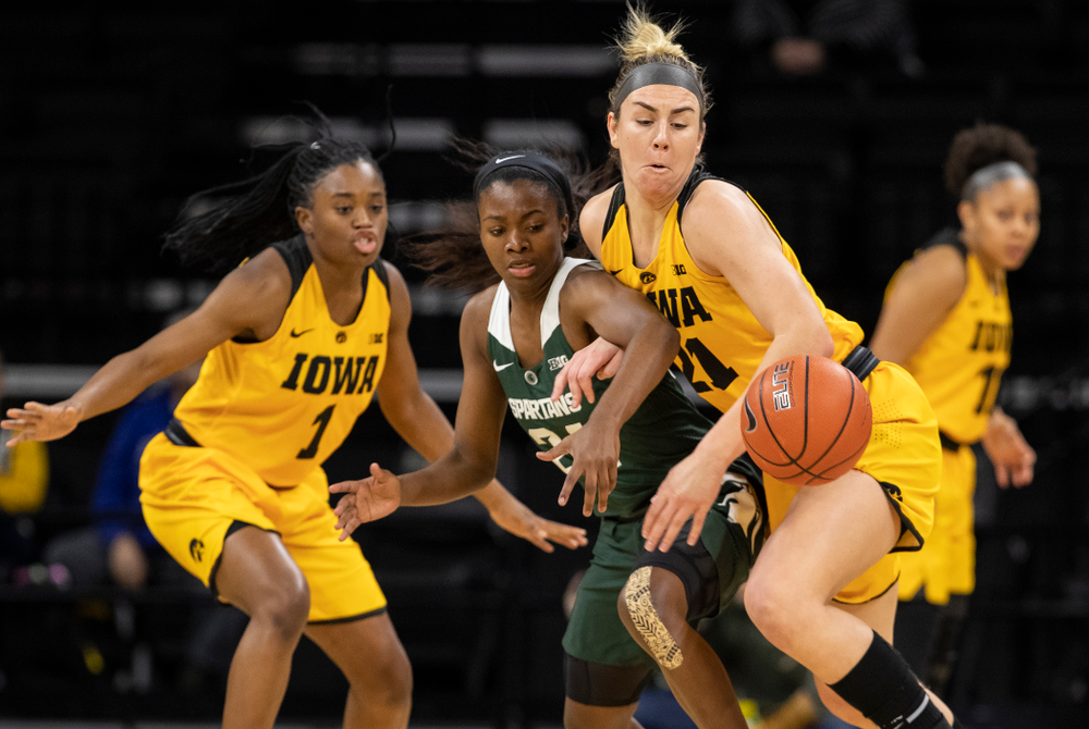 Iowa Hawkeyes forward Hannah Stewart (21) against the Michigan State Spartans Thursday, February 7, 2019 at Carver-Hawkeye Arena. (Brian Ray/hawkeyesports.com)