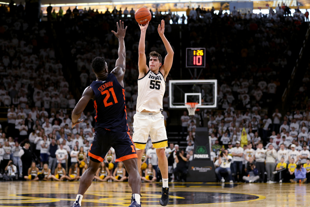 Iowa Hawkeyes forward Luka Garza (55) pulls up for a three point basket against the Illinois Fighting Illini Sunday, February 2, 2020 at Carver-Hawkeye Arena. (Brian Ray/hawkeyesports.com)