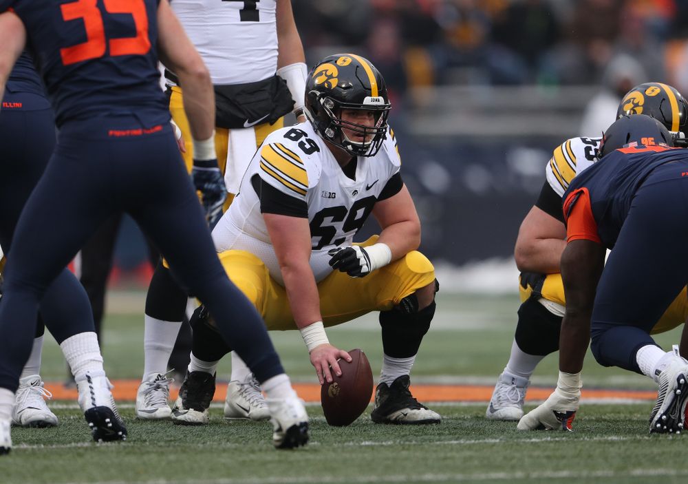 Iowa Hawkeyes offensive lineman Keegan Render (69) against the Illinois Fighting Illini Saturday, November 17, 2018 at Memorial Stadium in Champaign, Ill. (Brian Ray/hawkeyesports.com)