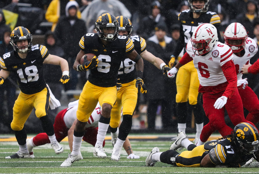 Iowa Hawkeyes wide receiver Ihmir Smith-Marsette (6) returns a kickoff during a game against Nebraska at Kinnick Stadium on November 23, 2018. (Tork Mason/hawkeyesports.com)