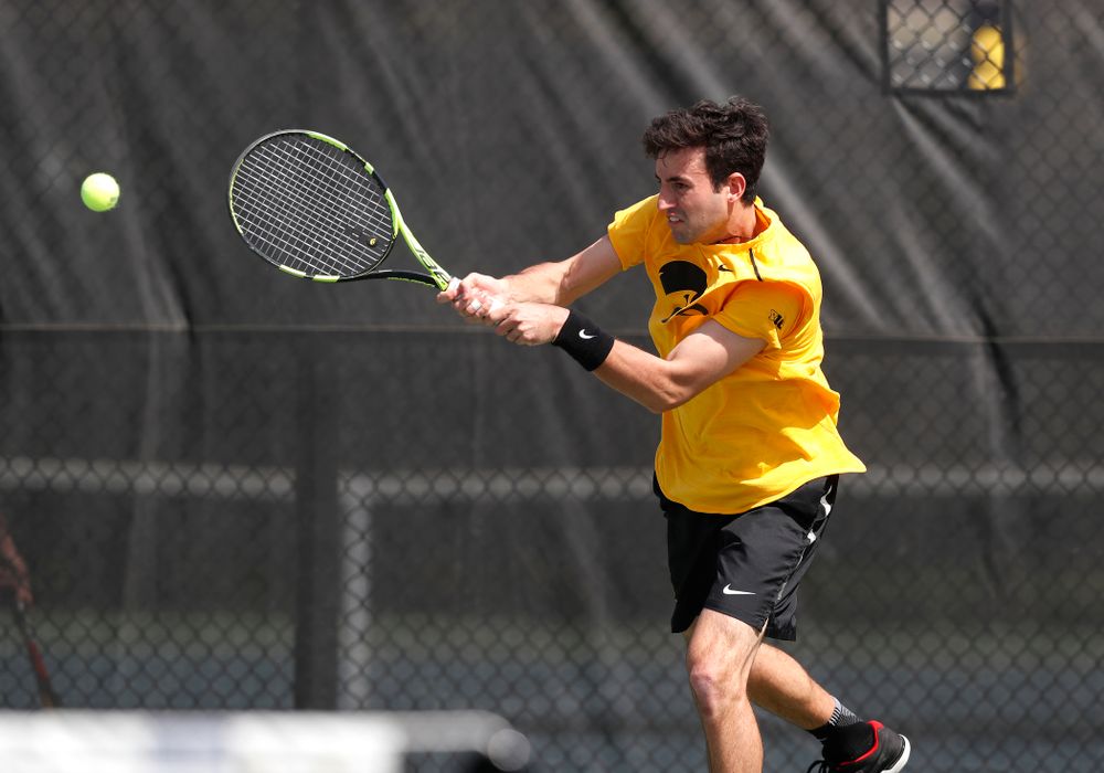 Josh Silverstein against Northwestern in the first round of the 2018 Big Ten Men's Tennis Tournament Thursday, April 26, 2018 at the Hawkeye Tennis and Recreation Complex. (Brian Ray/hawkeyesports.com)