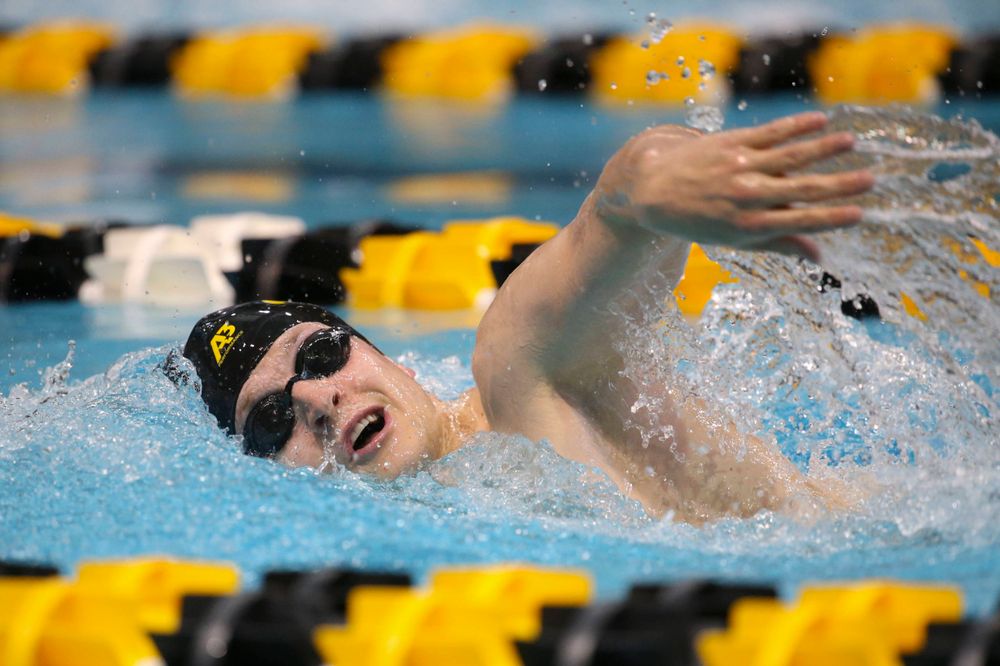 Iowa's B team at the 1,650-yard freestyle race Saturday, March 2, 2019 at the Campus Recreation and Wellness Center. (Lily Smith/hawkeyesports.com)