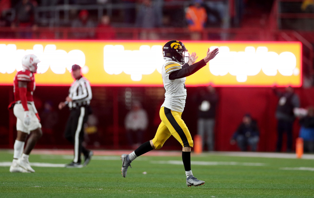 Iowa Hawkeyes place kicker Keith Duncan (3) kicks the game winning field goal against the Nebraska Cornhuskers Friday, November 29, 2019 at Memorial Stadium in Lincoln, Neb. (Brian Ray/hawkeyesports.com)