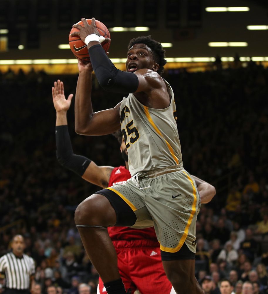 Iowa Hawkeyes forward Tyler Cook (25) against the Nebraska Cornhuskers Sunday, January 6, 2019 at Carver-Hawkeye Arena. (Brian Ray/hawkeyesports.com)