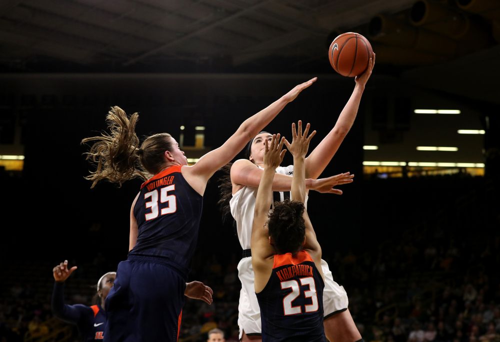 Iowa Hawkeyes forward Megan Gustafson (10) against the Illinois Fighting Illini Thursday, February 14, 2019 at Carver-Hawkeye Arena. (Brian Ray/hawkeyesports.com)