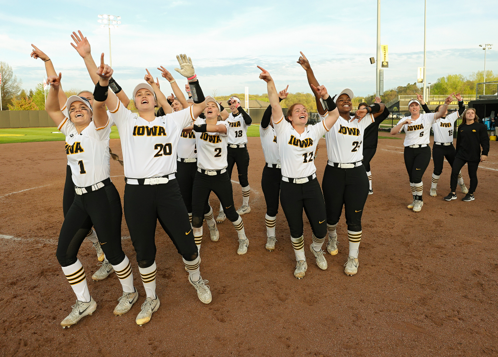 The Iowa Hawkeyes thank their fans after winning their game against Ohio State at Pearl Field in Iowa City on Friday, May. 3, 2019. (Stephen Mally/hawkeyesports.com)