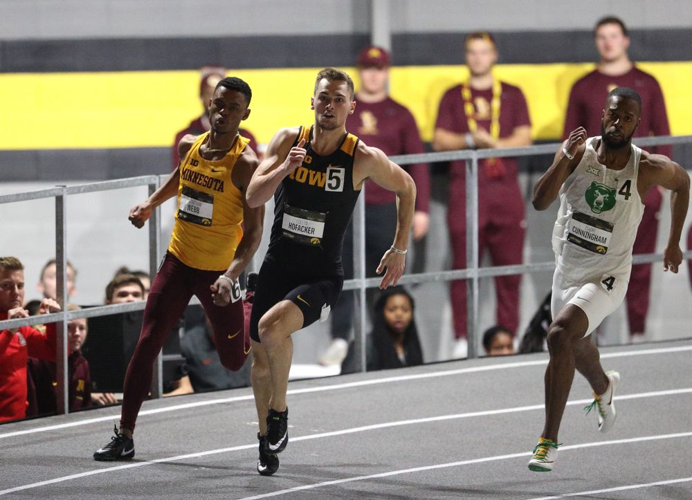 Iowa's Colin Hofacker runs the 200 meter premier during the 2019 Larry Wieczorek Invitational Friday, January 18, 2019 at the Hawkeye Tennis and Recreation Center. (Brian Ray/hawkeyesports.com)