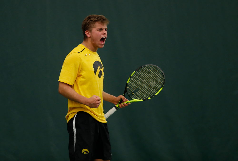 Will Davies against the Illinois Fighting Illini Saturday, March 31, 2018 at Hawkeye Tennis and Recreation Center. (Brian Ray/hawkeyesports.com)