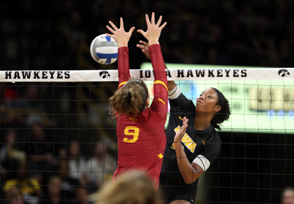 Iowa Hawkeyes middle blocker Amiya Jones (9) against the Iowa State Cyclones Saturday, September 21, 2019 at Carver-Hawkeye Arena. (Brian Ray/hawkeyesports.com)