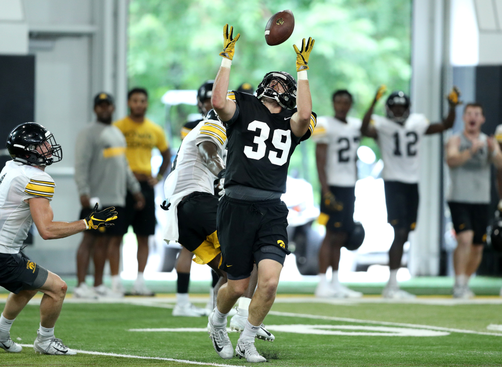 Iowa Hawkeyes tight end Nate Wieting (39) during Fall Camp Practice No. 16 Tuesday, August 20, 2019 at the Ronald D. and Margaret L. Kenyon Football Practice Facility. (Brian Ray/hawkeyesports.com)