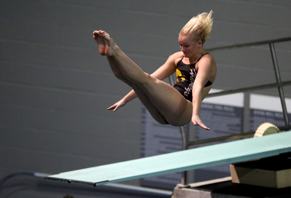 Iowa's Thelma Strandberg competes on the 3-meter springboard against the Iowa State Cyclones in the Iowa Corn Cy-Hawk Series Friday, December 7, 2018 at at the Campus Recreation and Wellness Center. (Brian Ray/hawkeyesports.com)
