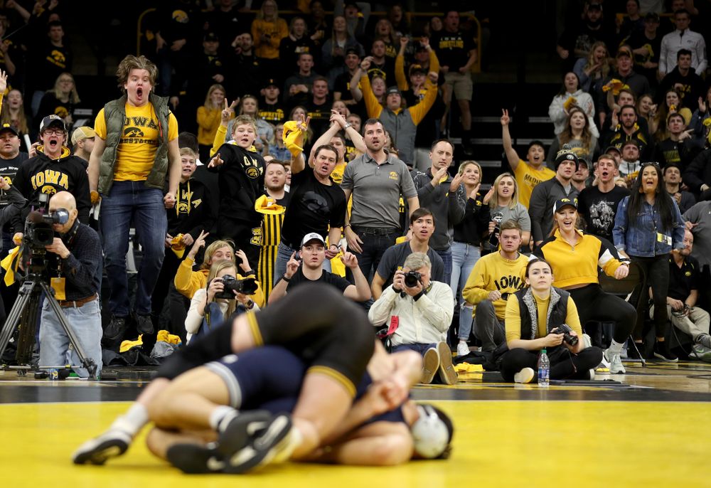 Iowa’s Alex Marinelli wrestles Penn State’s Vincenzo Joseph at 165 pounds Friday, January 31, 2020 at Carver-Hawkeye Arena. (Brian Ray/hawkeyesports.com)