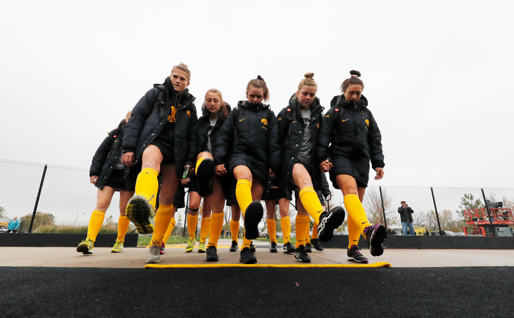 The Iowa Hawkeyes sophomores cross the line Sunday, October 14, 2018 before their game against Maryland. (Brian Ray/hawkeyesports.com)