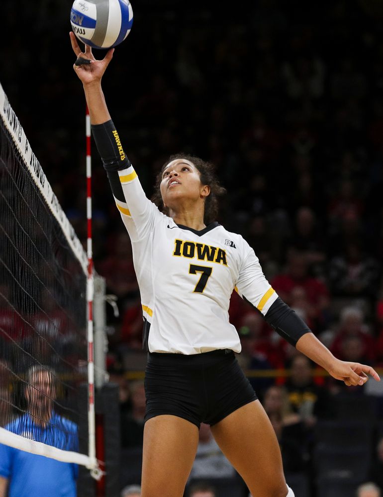 Iowa Hawkeyes setter Brie Orr (7) sets the ball during a match against Nebraska at Carver-Hawkeye Arena on November 7, 2018. (Tork Mason/hawkeyesports.com)
