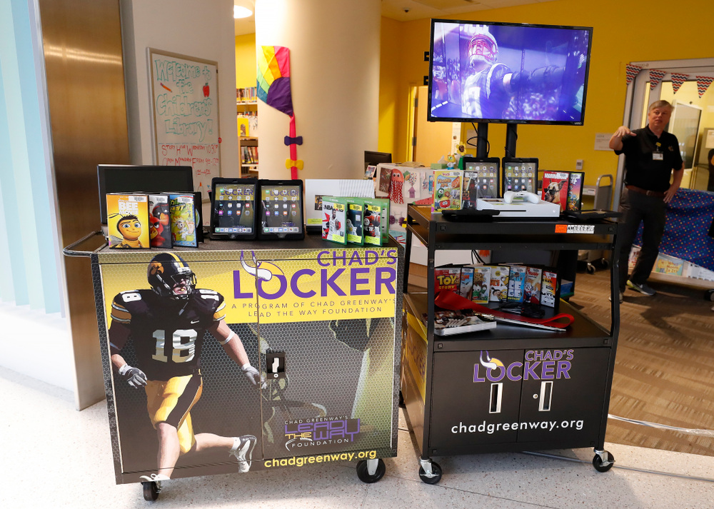 Former Hawkeye Football linebacker Chad Greenway's Lead the Way Foundation unveils their latest Greenway's Locker technology and media cabinet Friday, August 31, 2018 at the University of Iowa Stead Family Children's Hospital. Chad's Locker provides patients and their families access to notebook computers, movies and video game systems to occupy their time during their hospital stay. (Brian Ray/hawkeyesports.com)