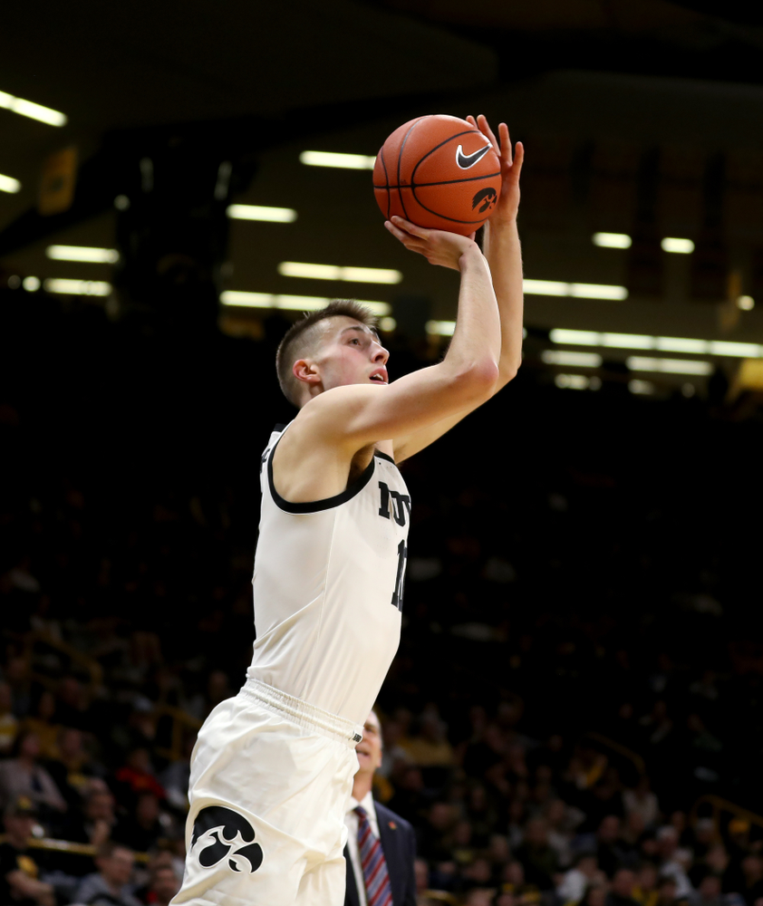 Iowa Hawkeyes guard Joe Wieskamp (10) knocks down a three point basket against the Maryland Terrapins Friday, January 10, 2020 at Carver-Hawkeye Arena. (Brian Ray/hawkeyesports.com)