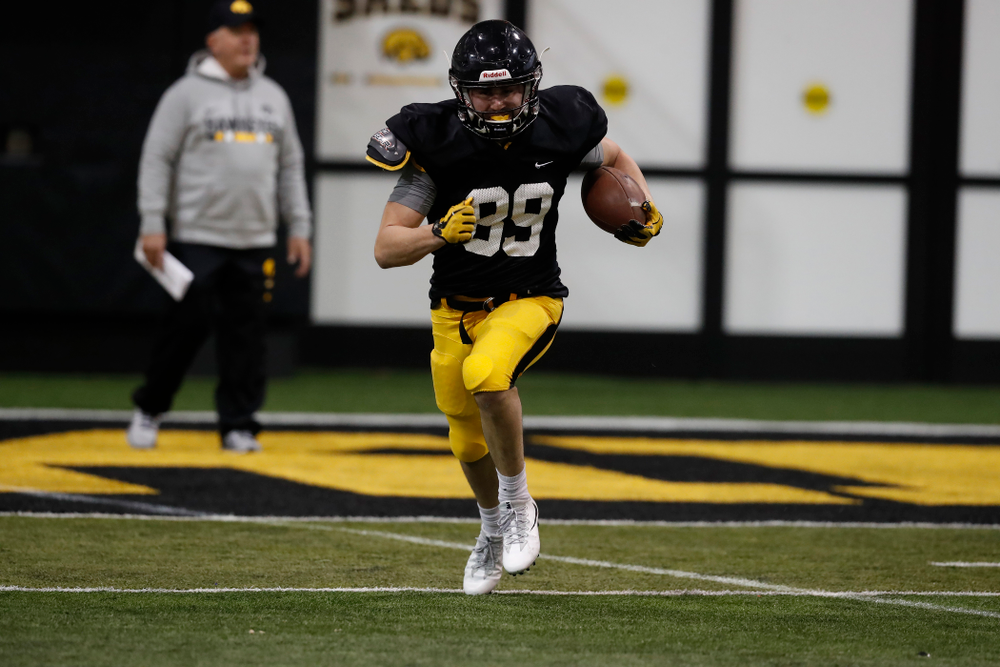 Iowa Hawkeyes wide receiver Nico Ragaini (89)during spring practice No. 13 Wednesday, April 18, 2018 at the Hansen Football Performance Center. (Brian Ray/hawkeyesports.com)