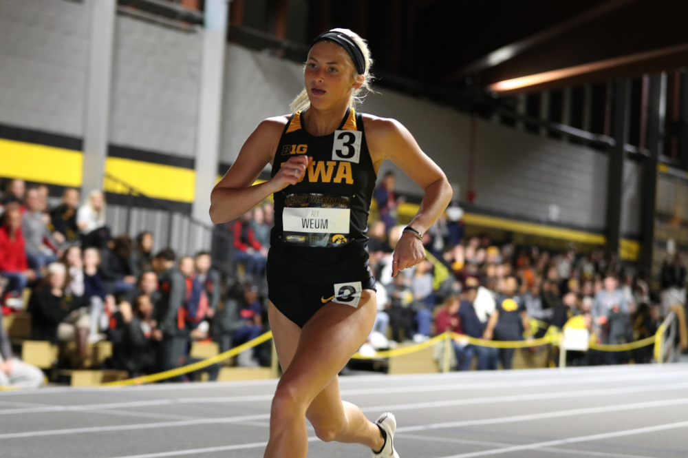 Iowa's Aly Weum runs the 600 meter premier during the 2019 Larry Wieczorek Invitational Friday, January 18, 2019 at the Hawkeye Tennis and Recreation Center. (Brian Ray/hawkeyesports.com)
