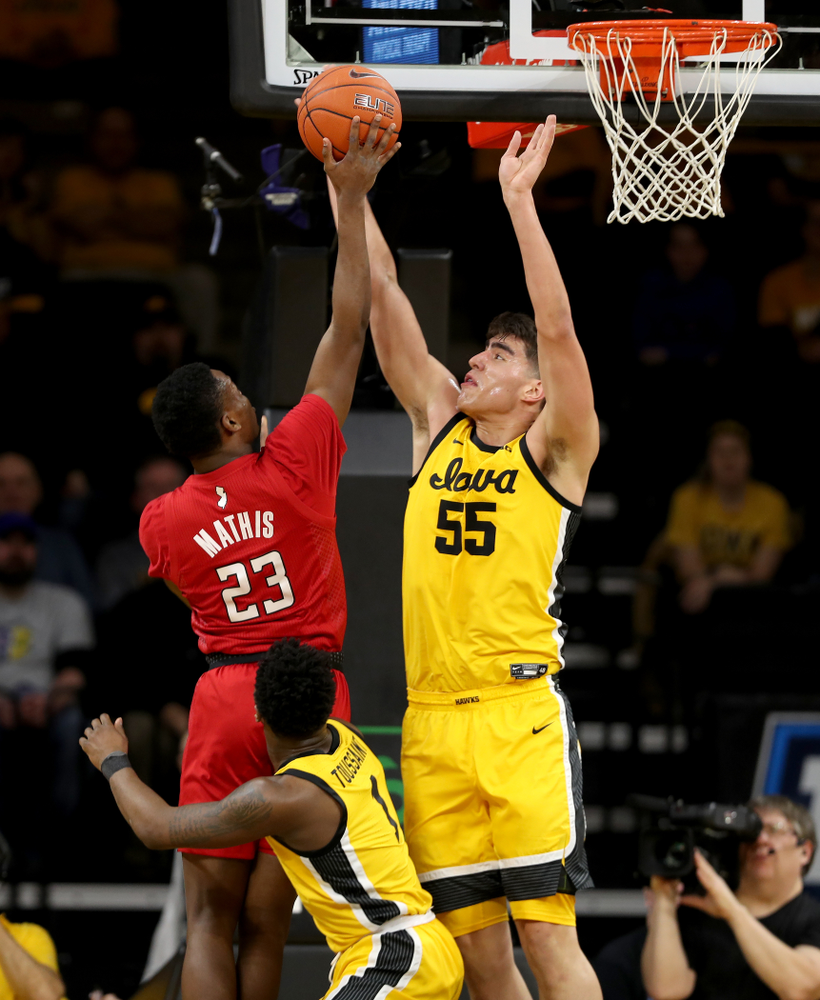 Iowa Hawkeyes forward Luka Garza (55) against the Rutgers Scarlet Knights Wednesday, January 22, 2020 at Carver-Hawkeye Arena. (Brian Ray/hawkeyesports.com)
