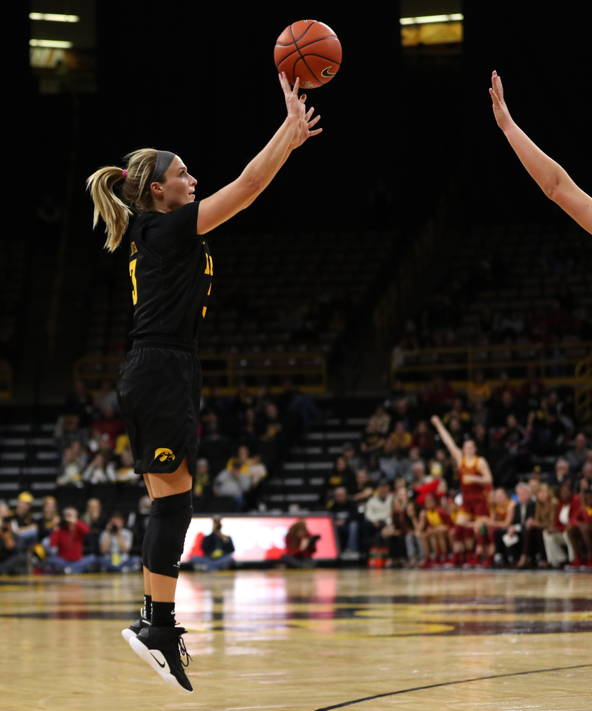 Iowa Hawkeyes guard Makenzie Meyer (3) against the Iowa State Cyclones in the Iowa Corn Cy-Hawk Series Wednesday, December 5, 2018 at Carver-Hawkeye Arena. (Brian Ray/hawkeyesports.com)