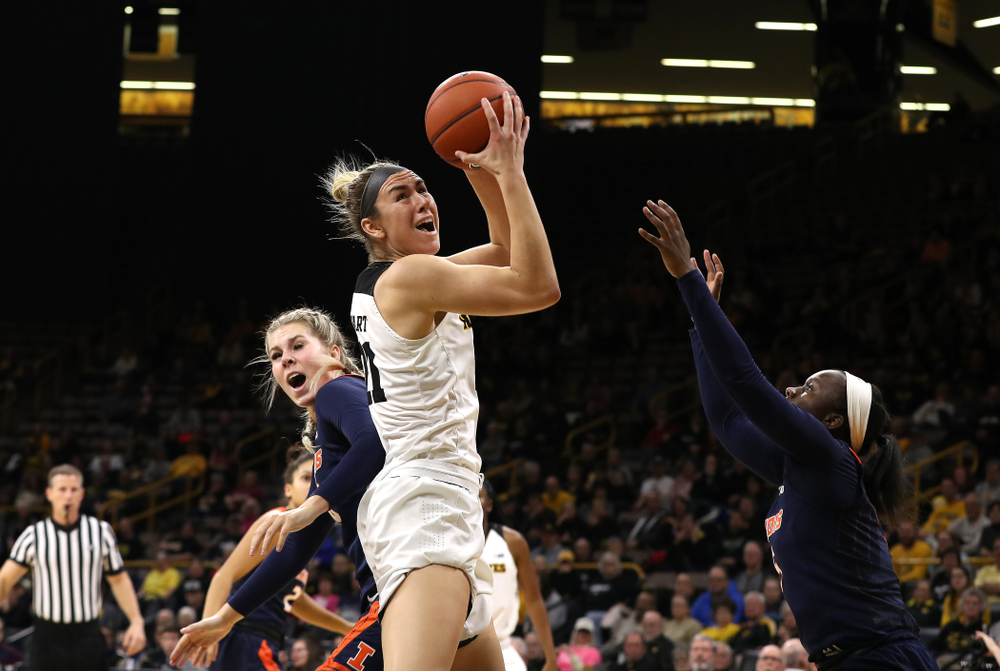 Iowa Hawkeyes forward Hannah Stewart (21) against the Illinois Fighting Illini Thursday, February 14, 2019 at Carver-Hawkeye Arena. (Brian Ray/hawkeyesports.com)