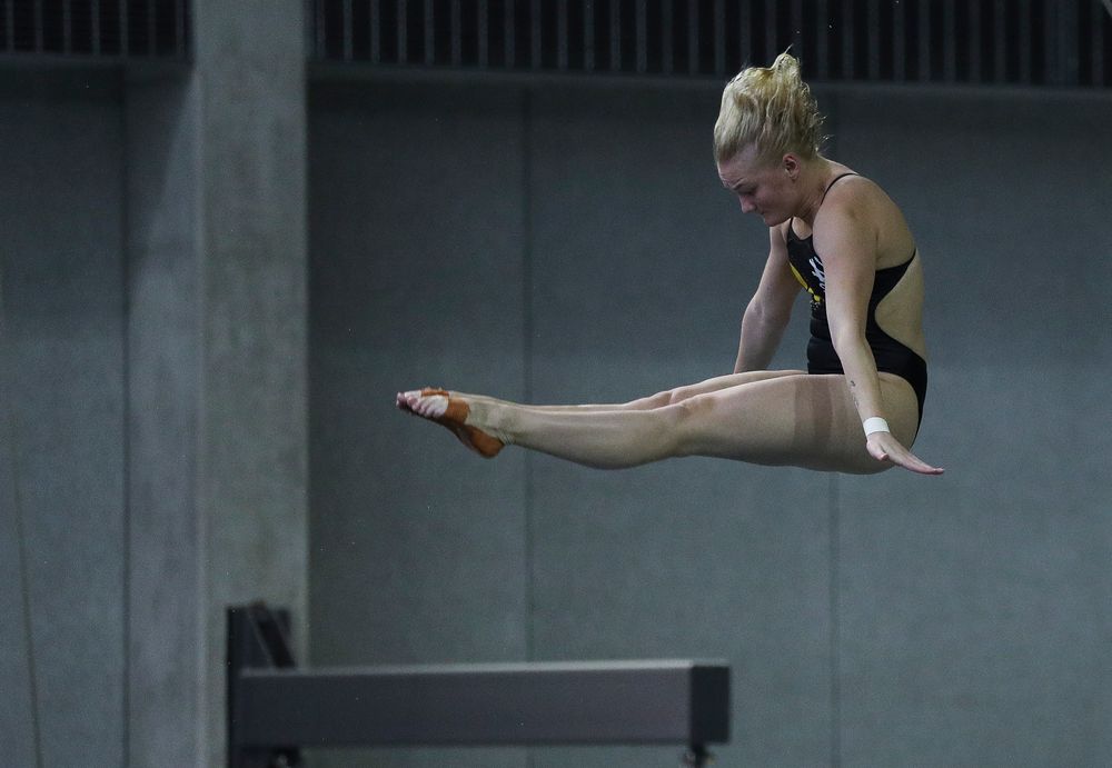 Iowa's Thelma Strandberg competes in the platform diving competition during the third day of the Hawkeye Invitational at the Campus Recreation and Wellness Center on November 17, 2018. (Tork Mason/hawkeyesports.com)