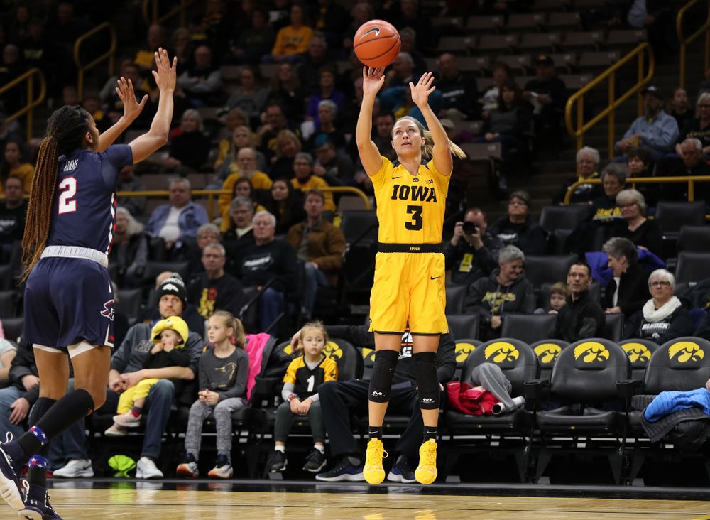 Iowa Hawkeyes guard Makenzie Meyer (3) against the Robert Morris Colonials Sunday, December 2, 2018 at Carver-Hawkeye Arena. (Brian Ray/hawkeyesports.com)