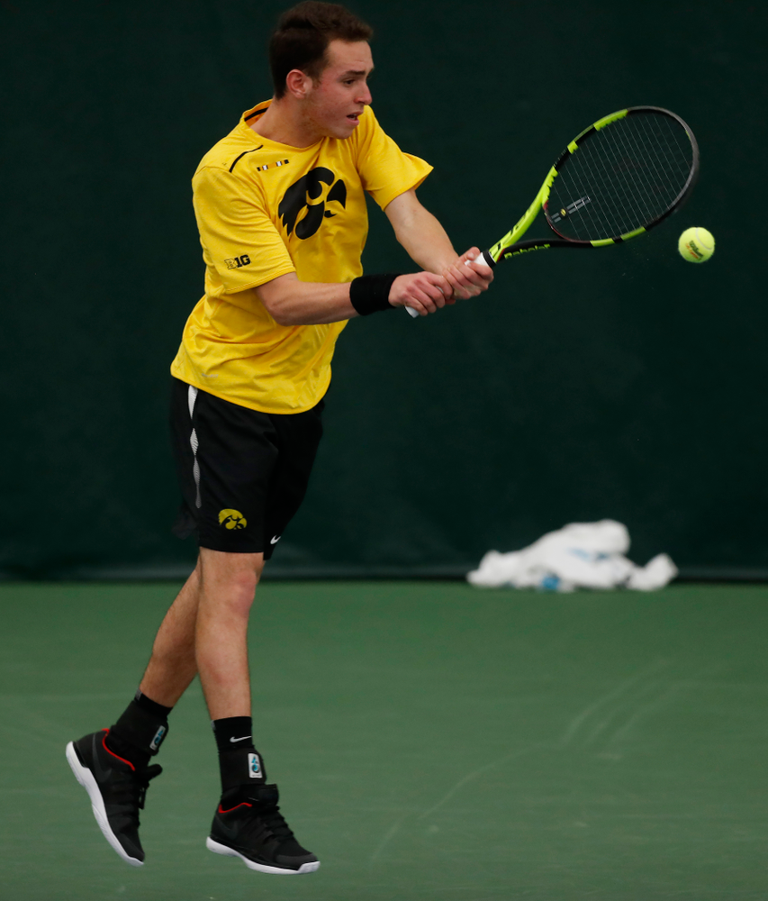 Kareem Allaf against the Illinois Fighting Illini Saturday, March 31, 2018 at Hawkeye Tennis and Recreation Center. (Brian Ray/hawkeyesports.com)